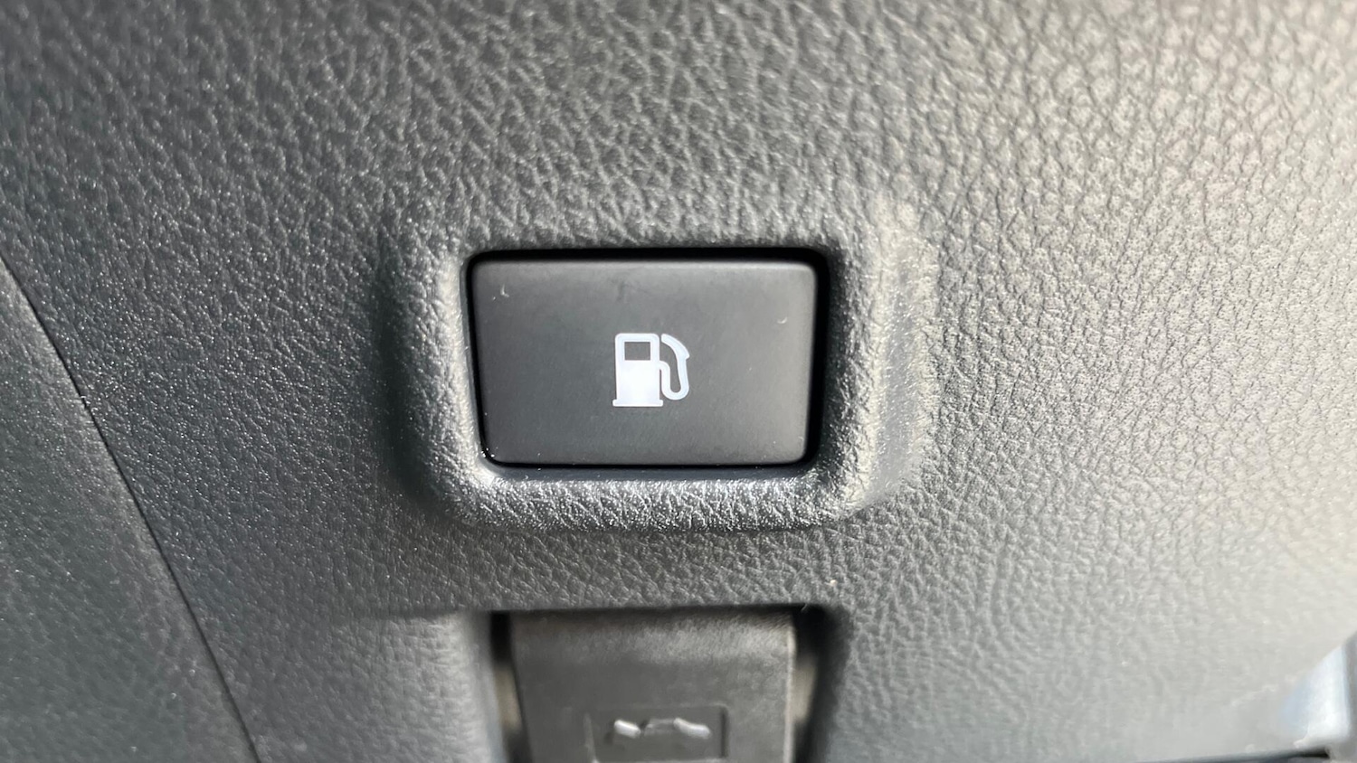 Used Toyota C-HR 2021 for sale - 76094714: Photo 24