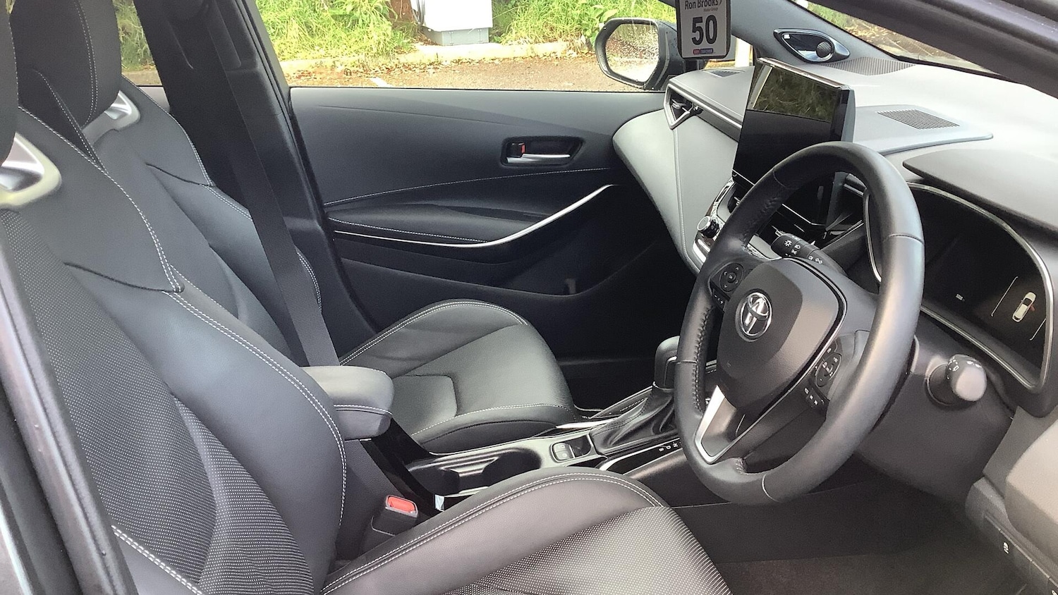 Used Toyota Corolla 2024 for sale - 76823819: Photo 11