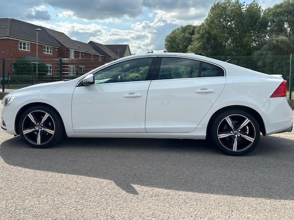 Used Volvo S60 2017 for sale - 74946108: Photo 2