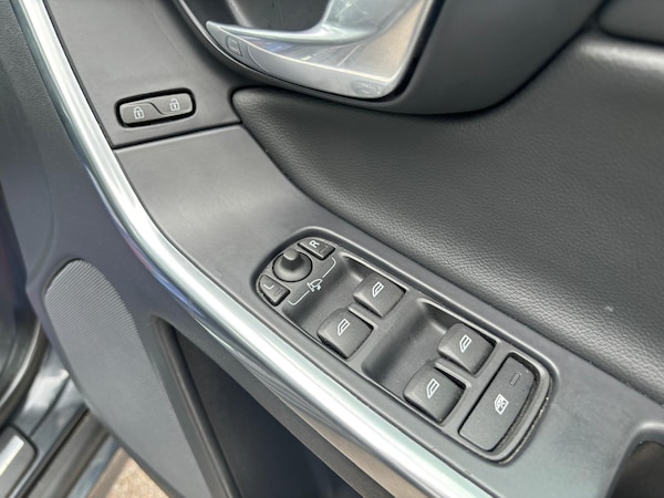 Used Volvo XC60 2017 for sale - 75646563: Photo 16