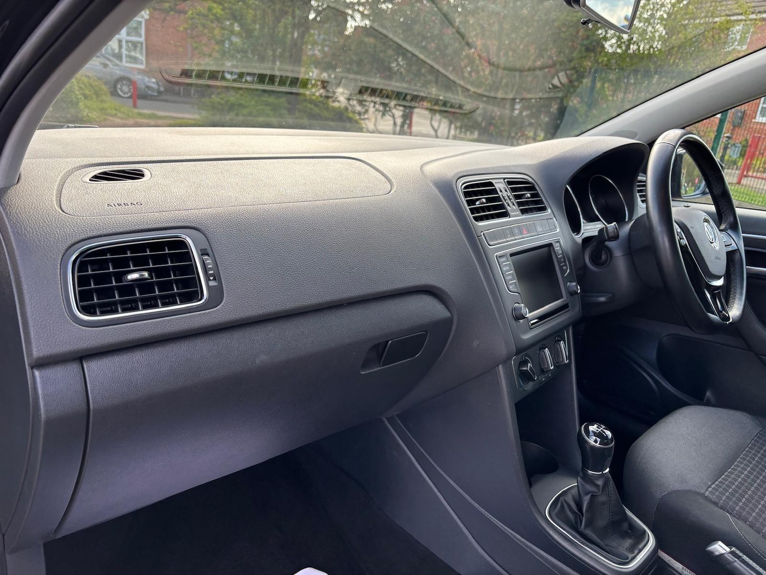 Used Volkswagen Polo 2015 for sale - 78205311: Photo 12