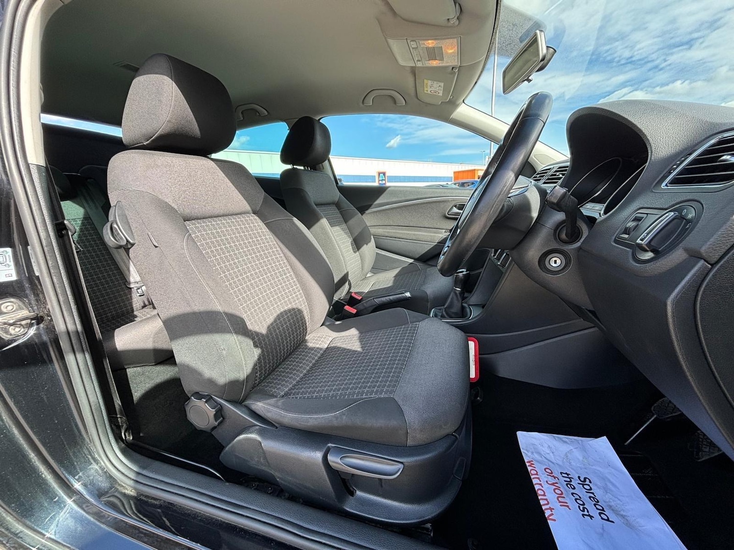 Used Volkswagen Polo 2015 for sale - 78205311: Photo 14