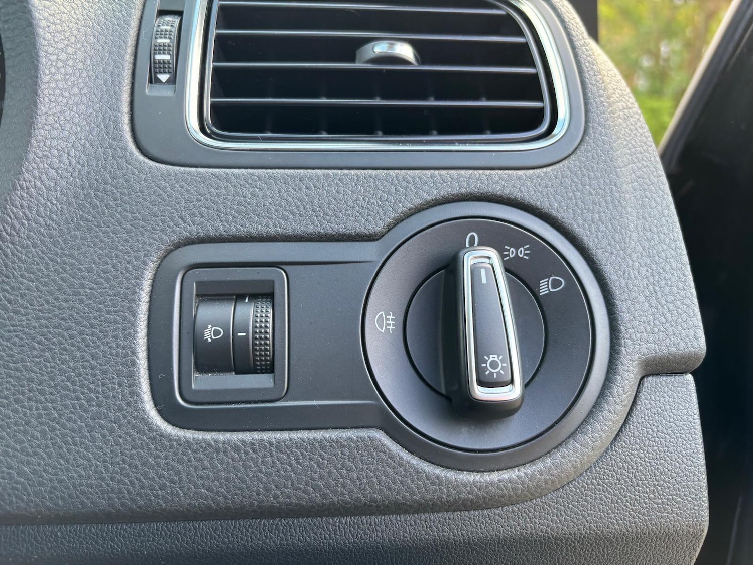 Used Volkswagen Polo 2015 for sale - 78205311: Photo 23