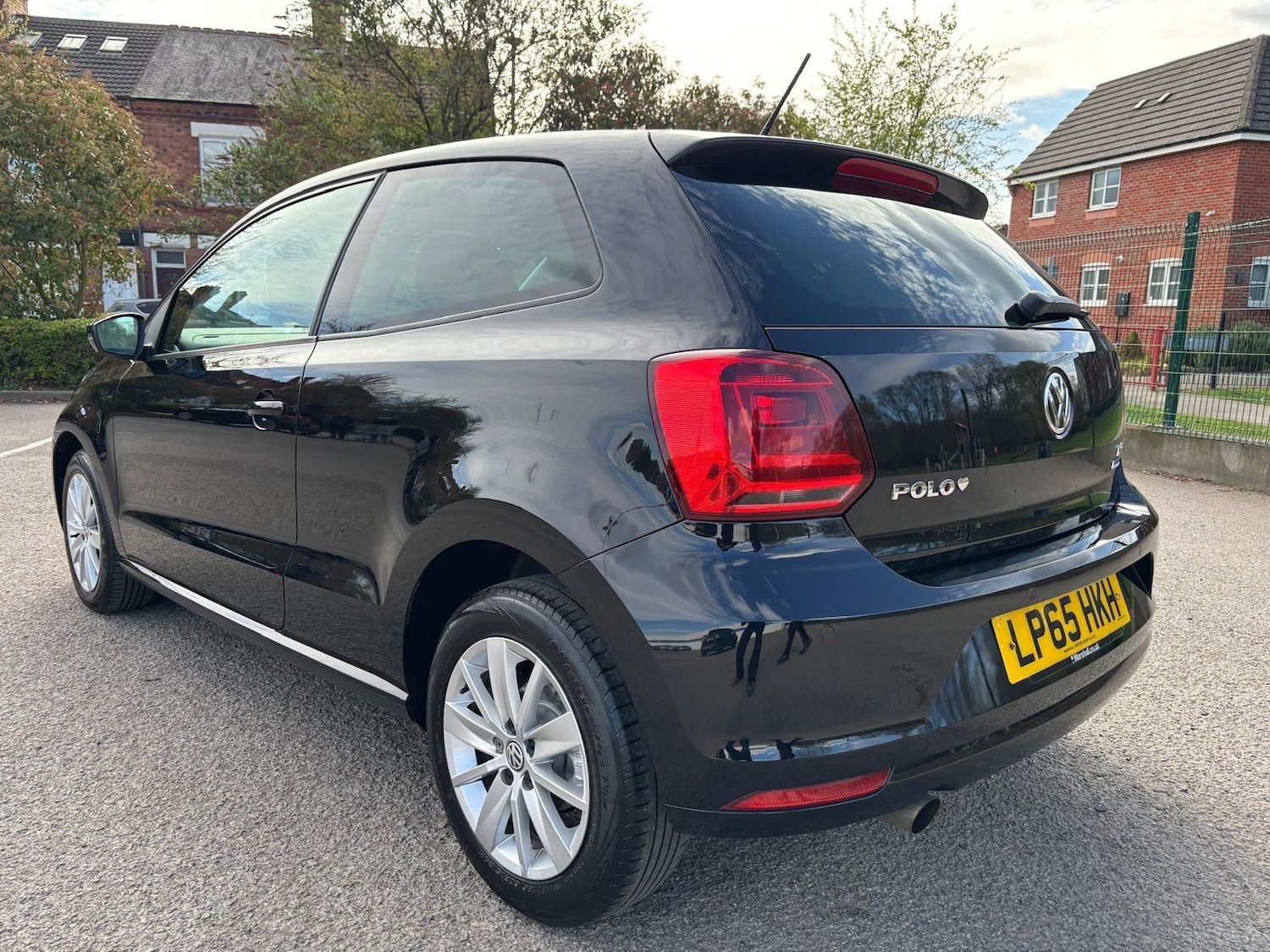 Used Volkswagen Polo 2015 for sale - 78205311: Photo 3