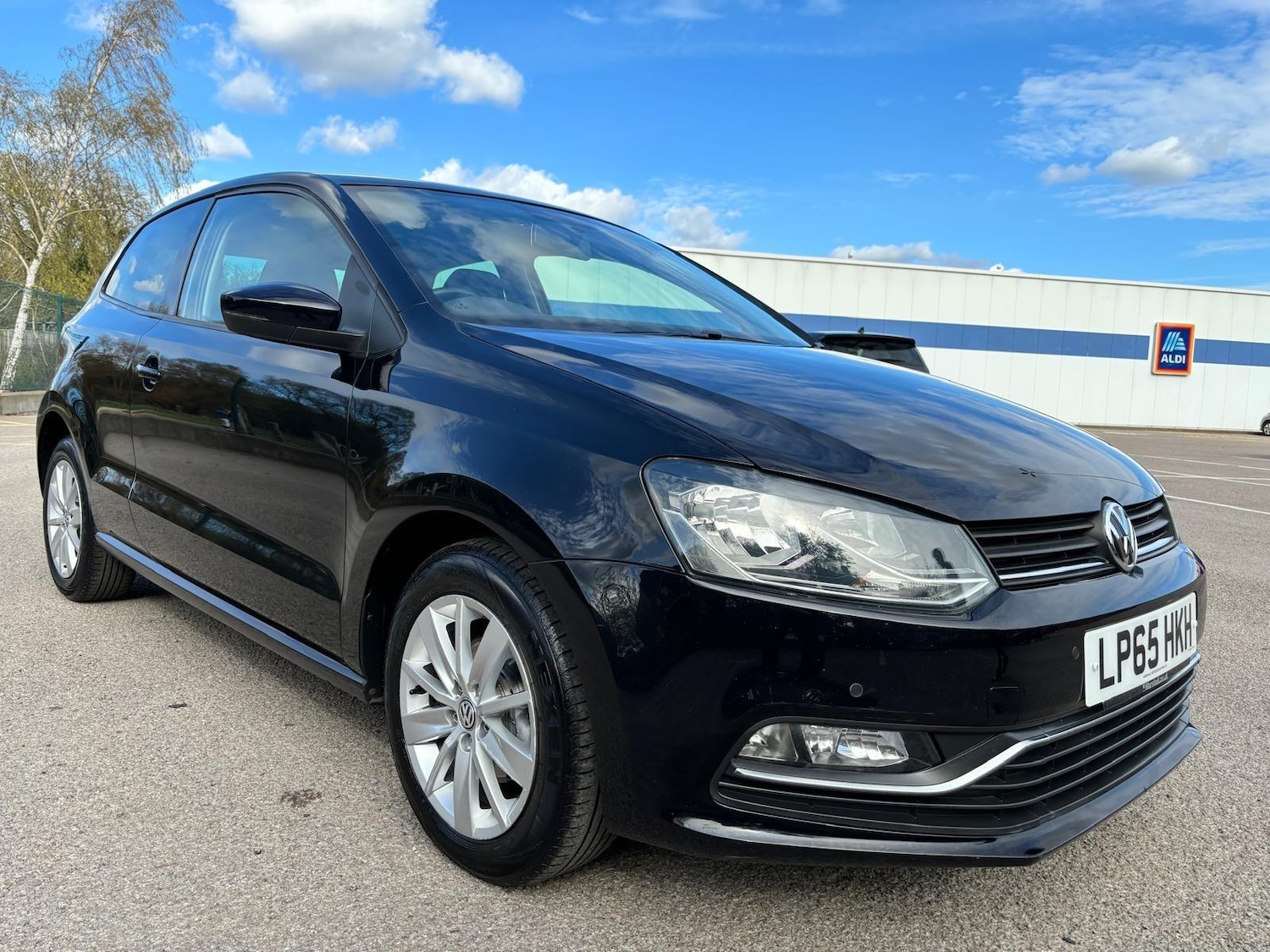 Used Volkswagen Polo 2015 for sale - 78205311: Photo 4