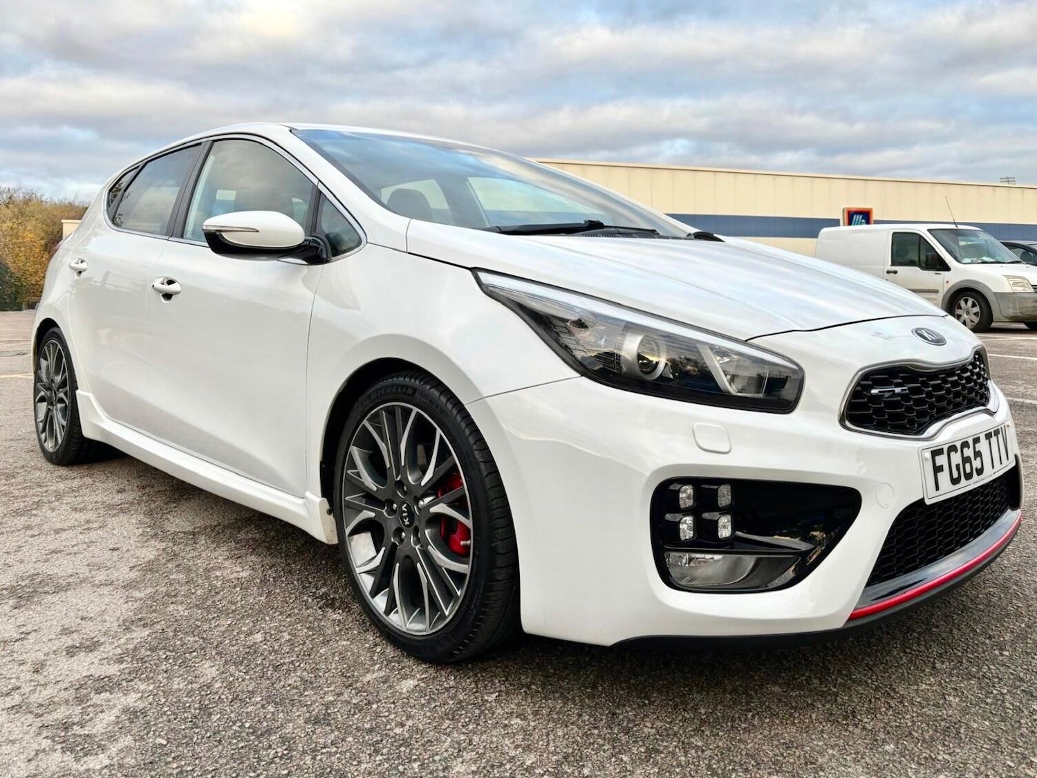 Used Kia Ceed 2015 for sale - 76527807: Photo 17