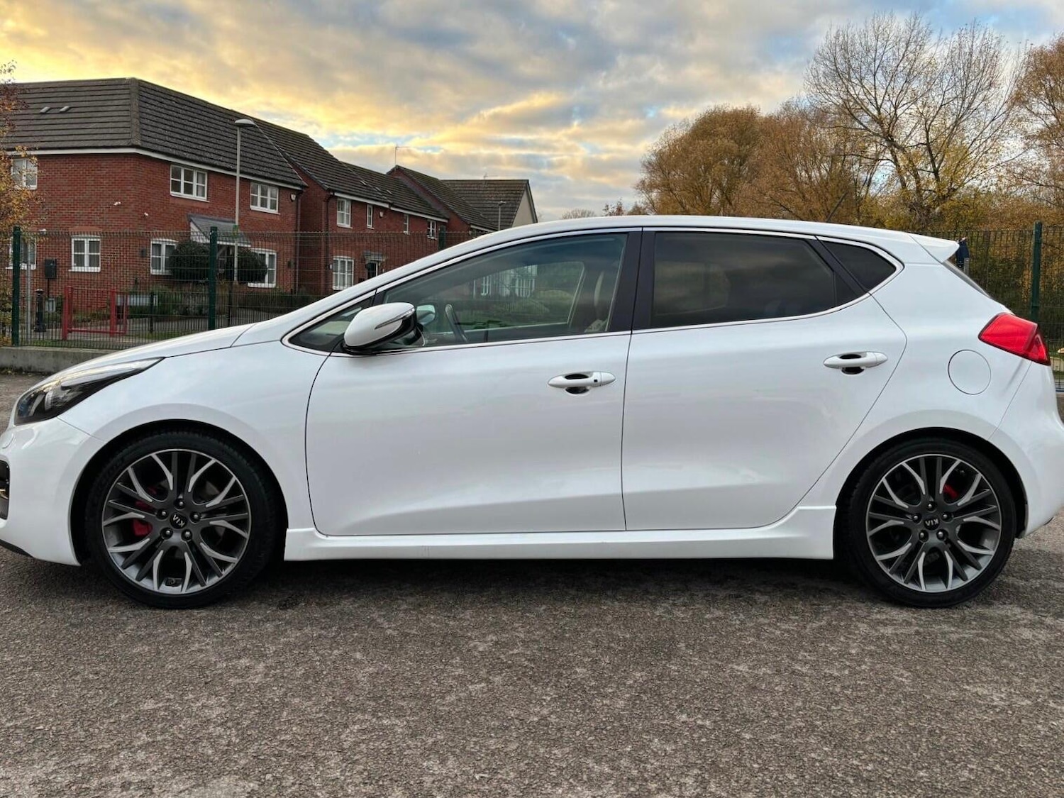 Used Kia Ceed 2015 for sale - 76527807: Photo 2