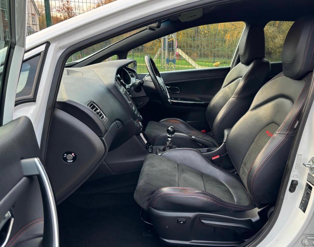 Used Kia Ceed 2015 for sale - 76527807: Photo 9