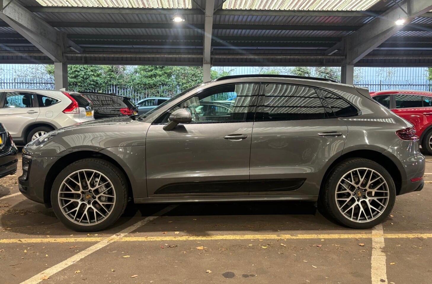 Used Porsche Macan 2015 for sale - 77468687: Photo 2