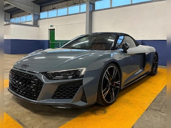 (20) - 5.2 FSI V10 Performance Carbon Black Spyder S Tronic quattro Euro 6 (s/s) 2 2-Door