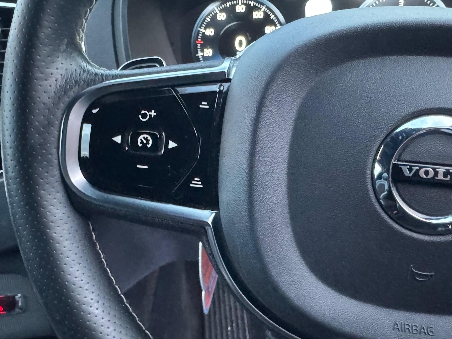 Used Volvo XC90 2015 for sale - 77538215: Photo 40