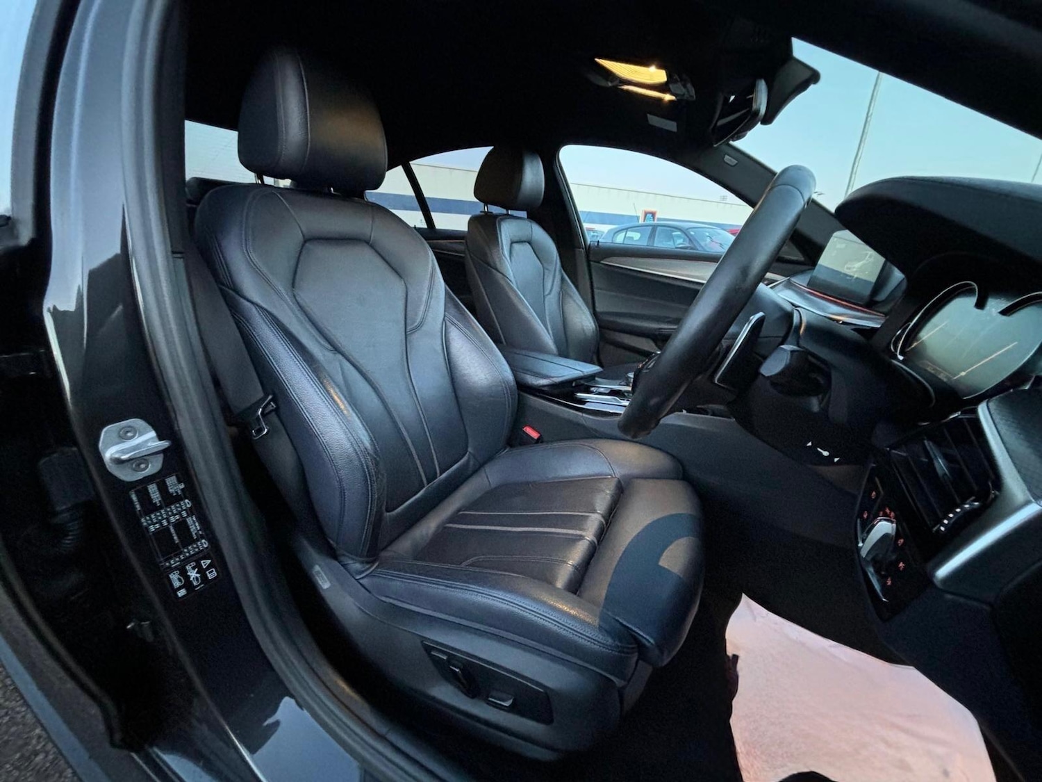 Used BMW 5 Series 2017 for sale - 77166890: Photo 32