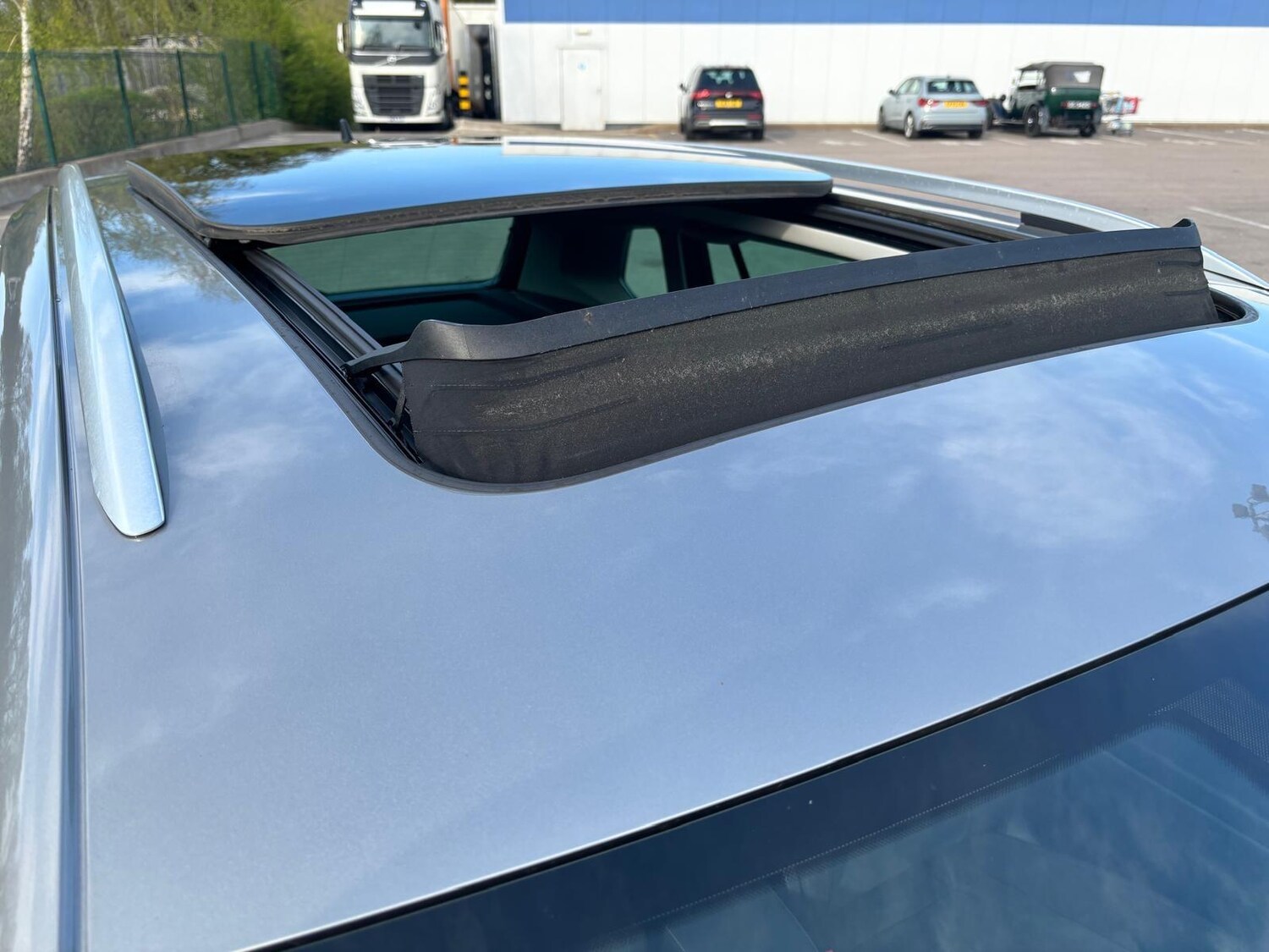 Used Volkswagen Tiguan 2020 for sale - 76997726: Photo 46