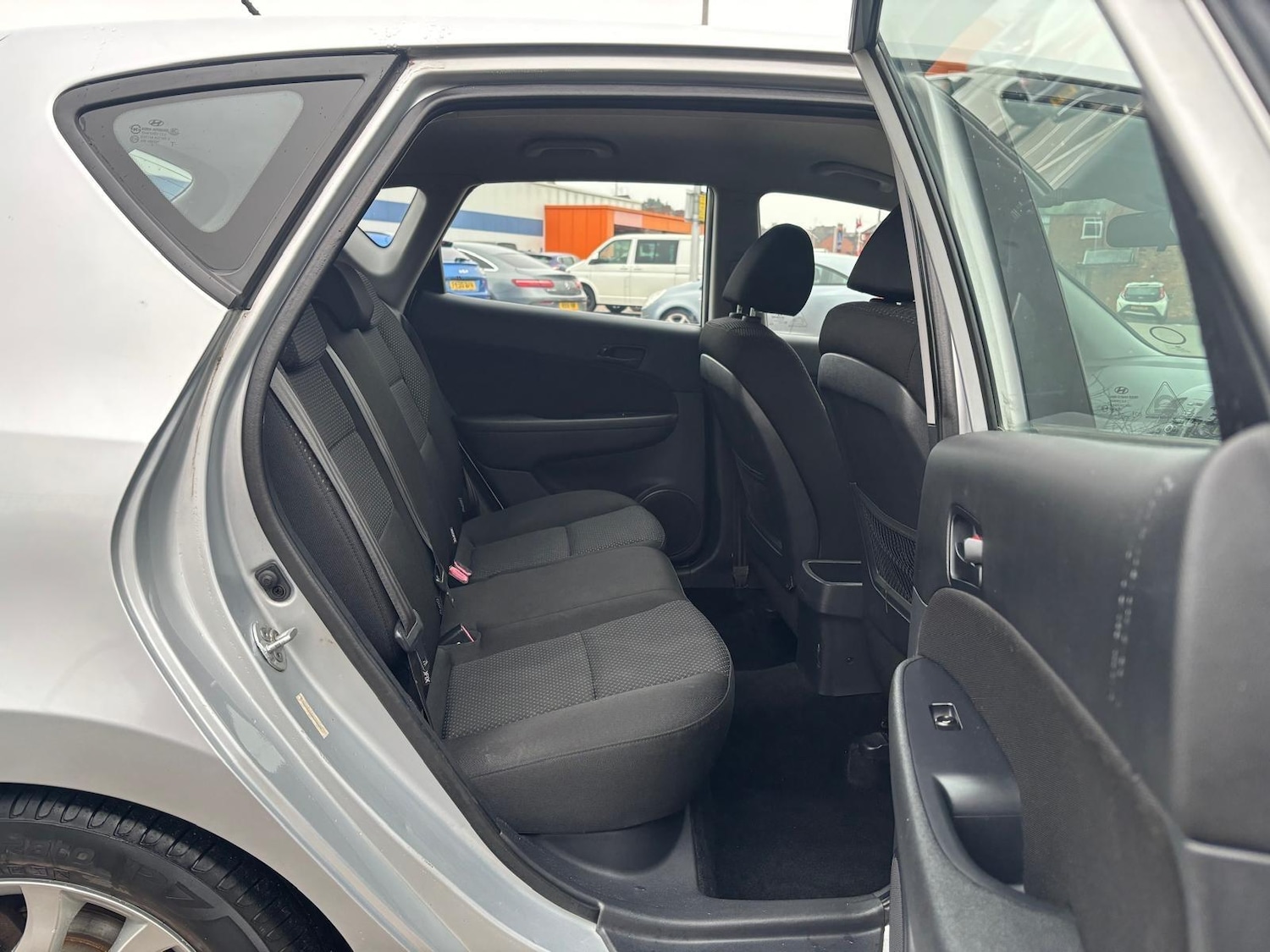 Used Hyundai i30 2010 for sale - 77066439: Photo 9