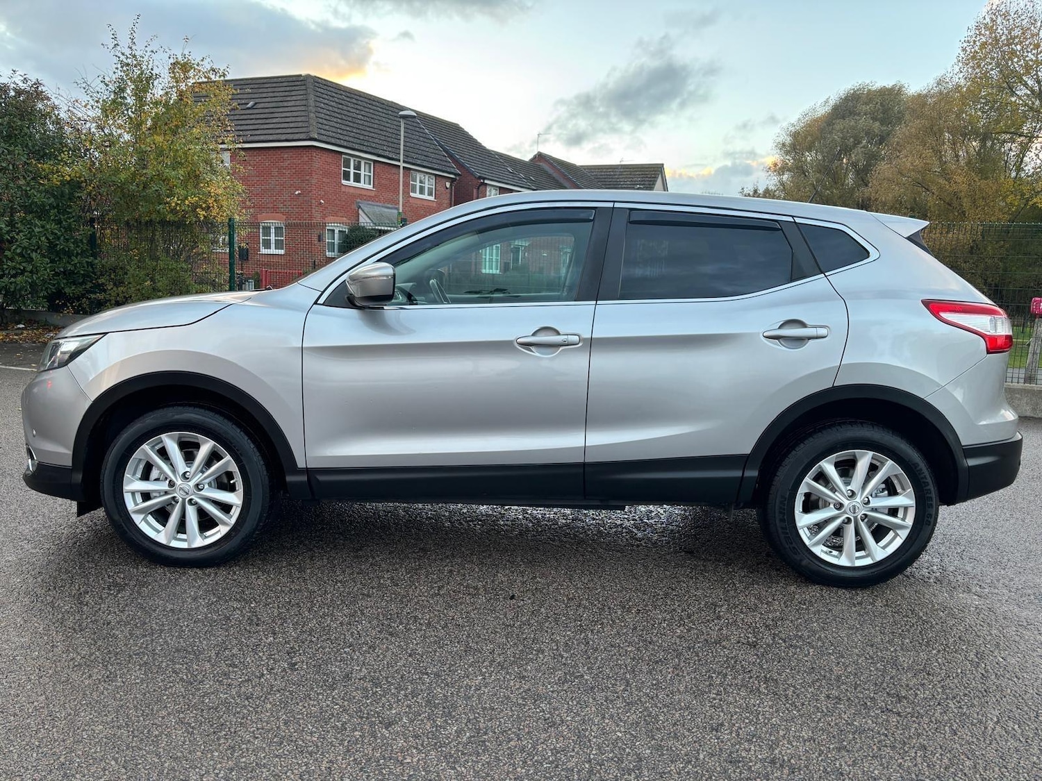 Used Nissan Qashqai 2014 for sale - 76432460: Photo 2