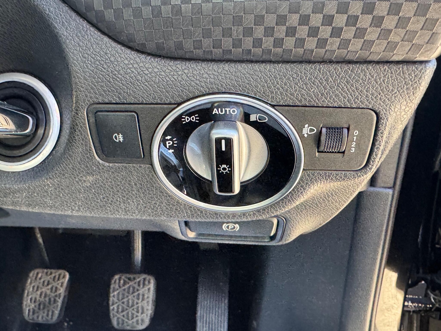 Used Mercedes-Benz A-Class 2017 for sale - 77925984: Photo 19