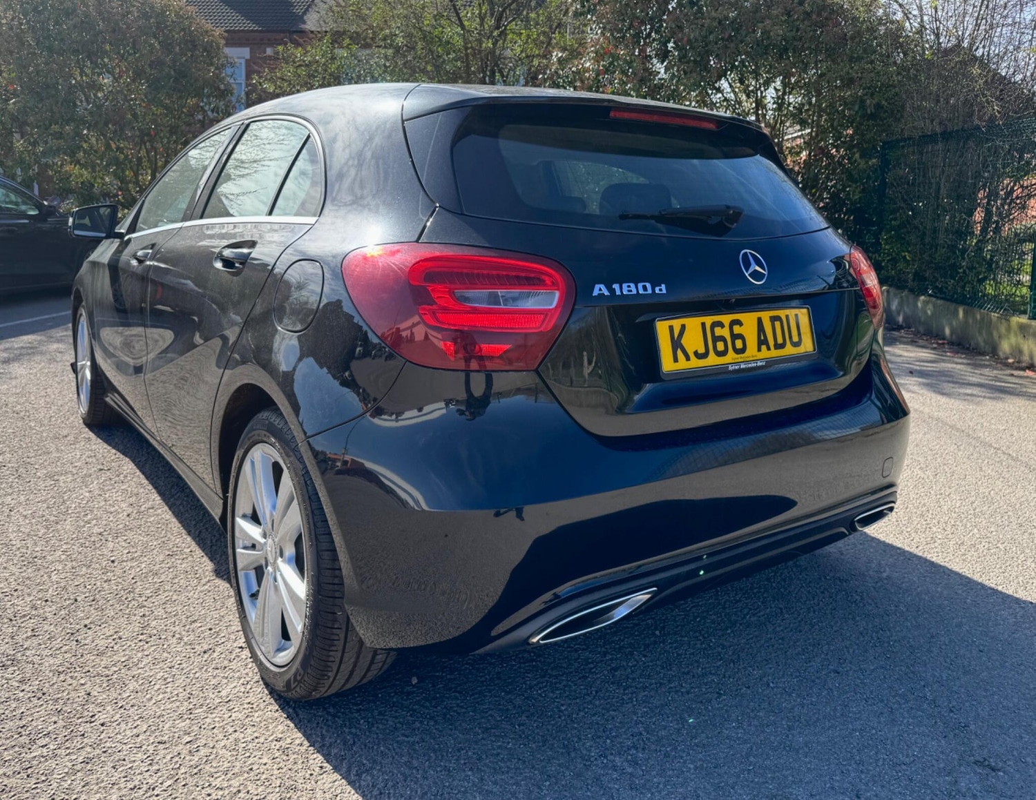 Used Mercedes-Benz A-Class 2017 for sale - 77925984: Photo 3