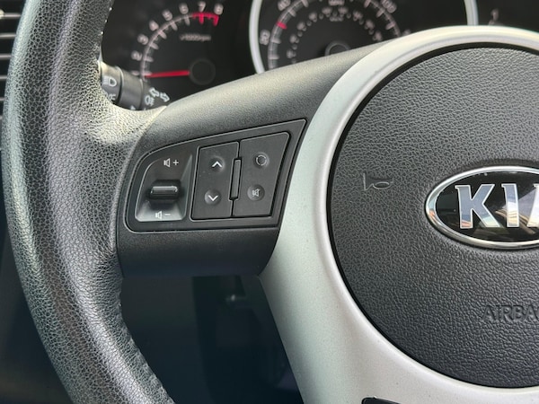 Used Kia Venga 2014 for sale - 75268941: Photo 8