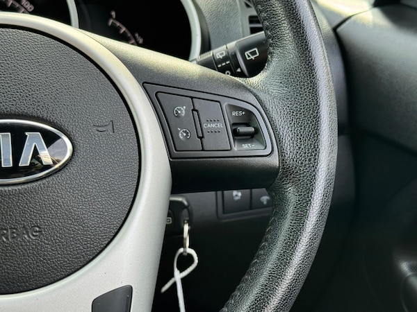 Used Kia Venga 2014 for sale - 75268941: Photo 9