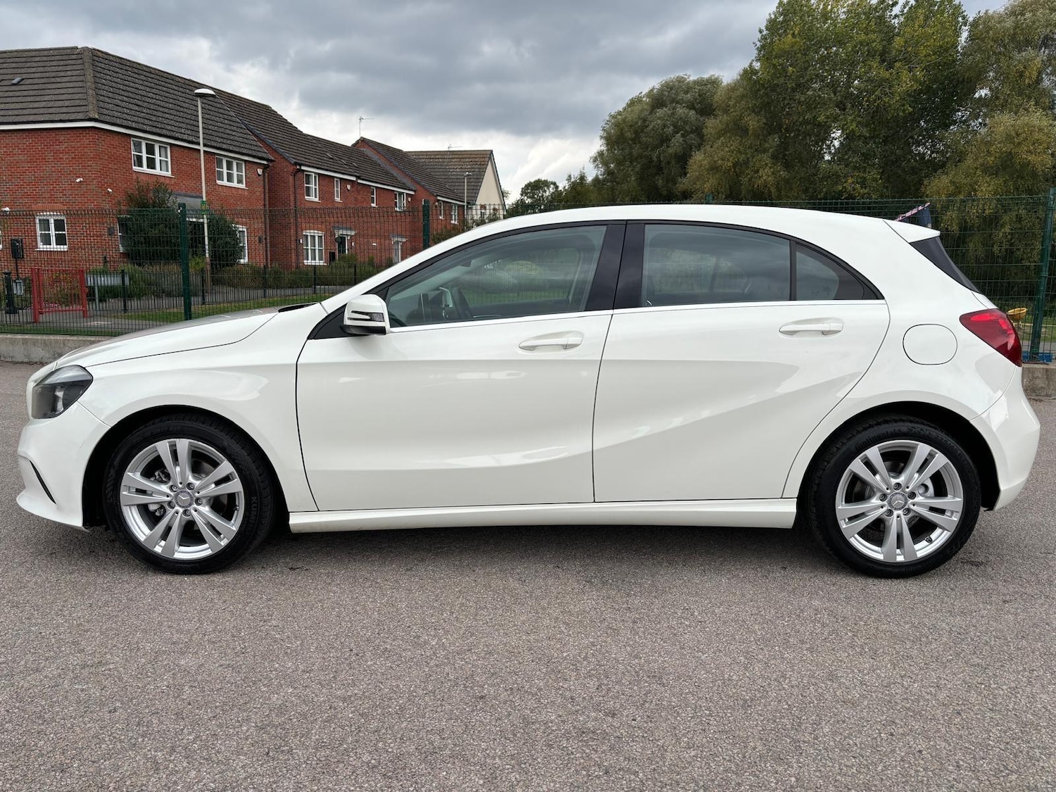 Used Mercedes-Benz A-Class 2015 for sale - 76122546: Photo 2