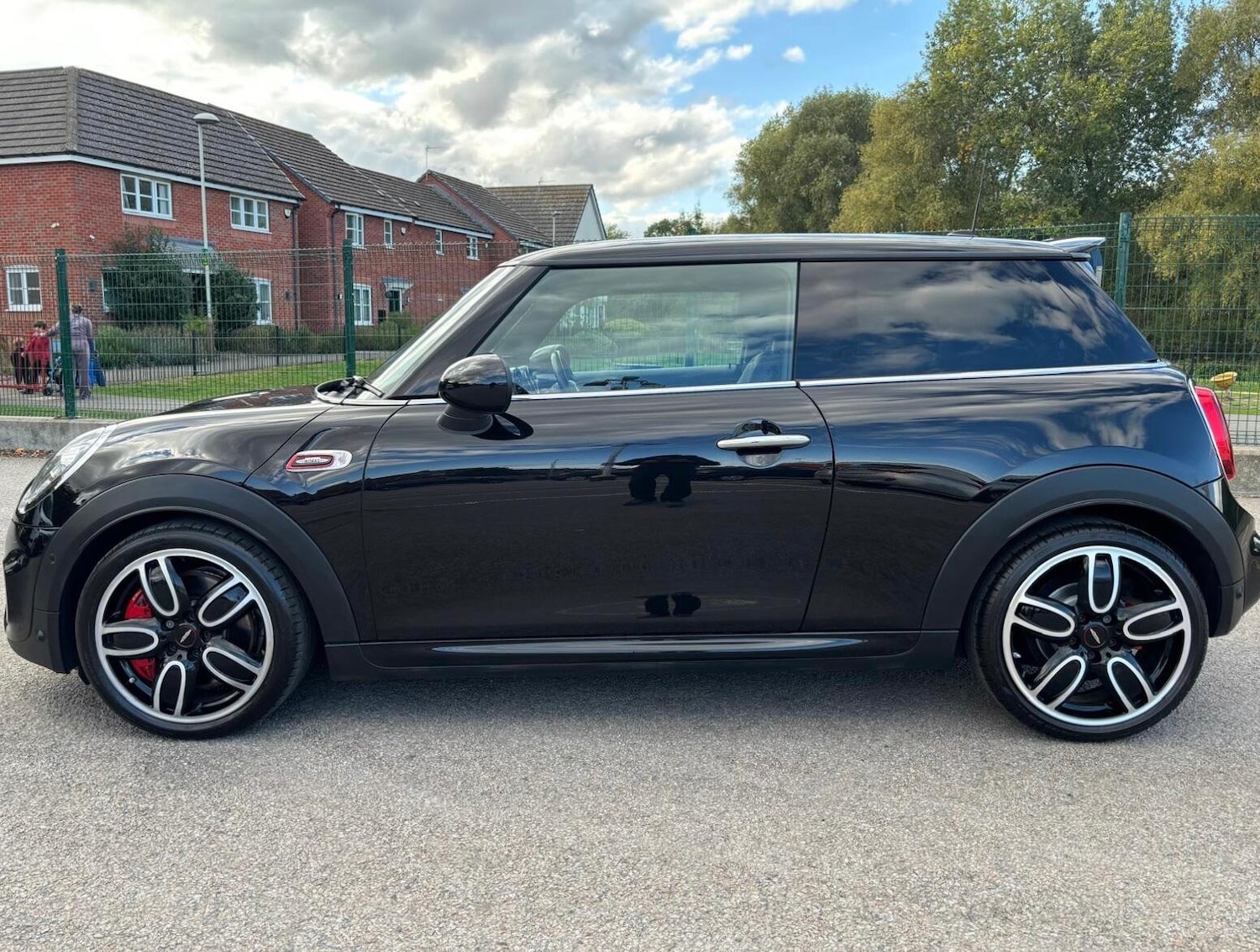 Used MINI Hatch 2018 for sale - 76989076: Photo 2
