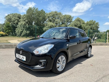 Used Suzuki Swift 2018 for sale - 79107044: Photo