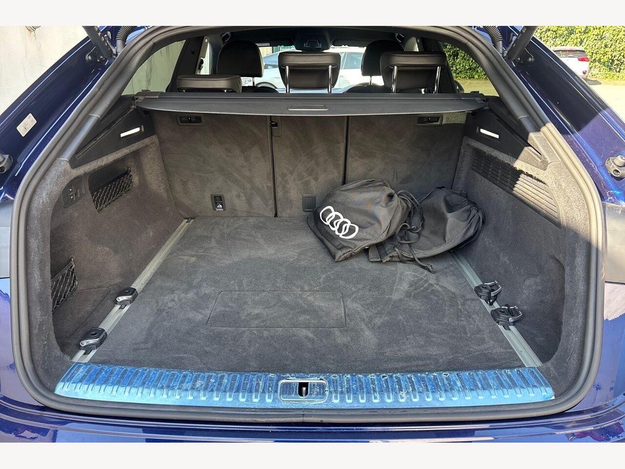 Used Audi Q8 2023 for sale - 77972309: Photo 12