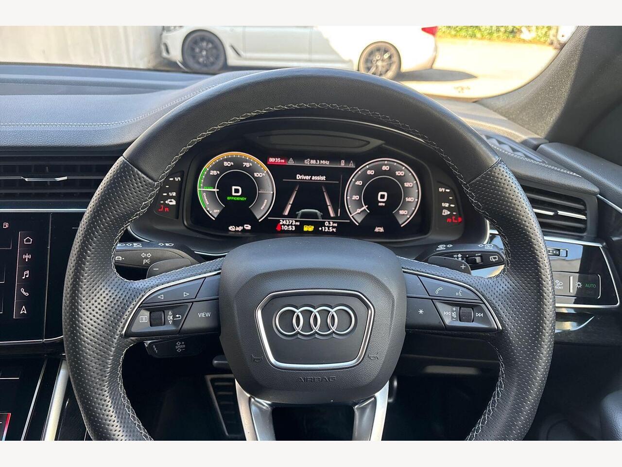 Used Audi Q8 2023 for sale - 77972309: Photo 15