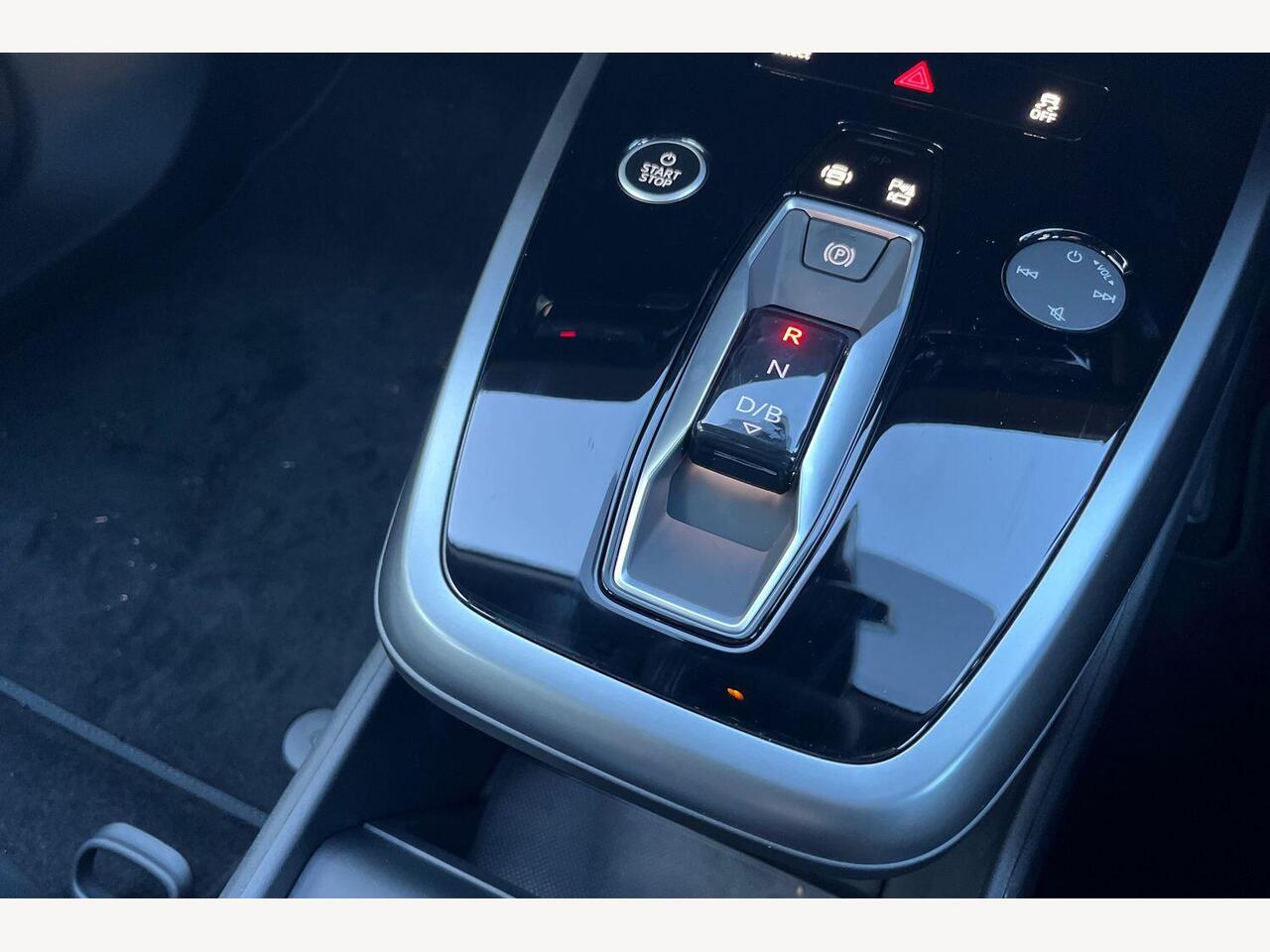 Used Audi Q4 e-tron 2025 for sale - 77256301: Photo 15