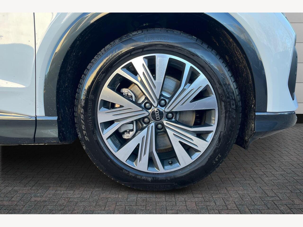 Used Audi Q4 e-tron 2025 for sale - 77256301: Photo 6