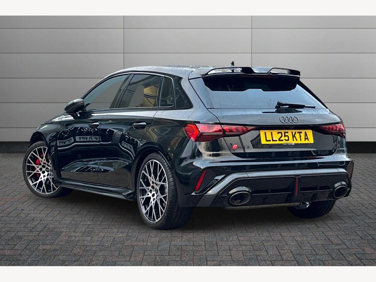 Used Audi RS3 2025 for sale - 76679367: Photo 3