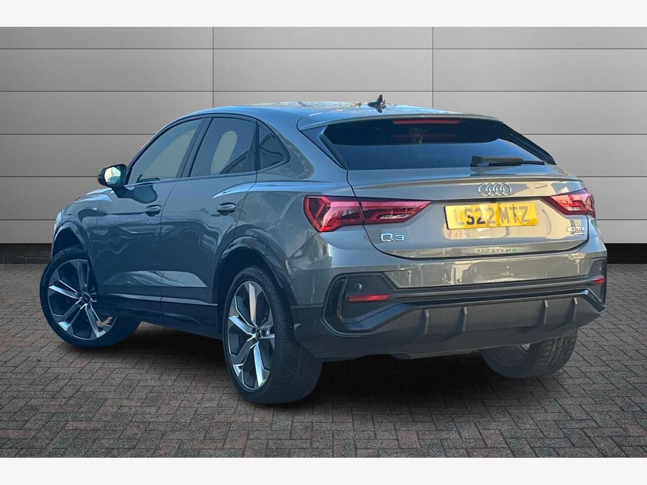 Used Audi Q3 2022 for sale - 77110422: Photo 3