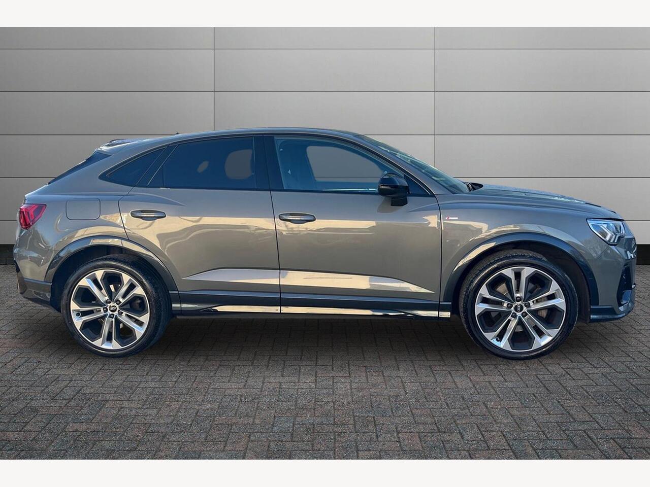 Used Audi Q3 2022 for sale - 77110422: Photo 4