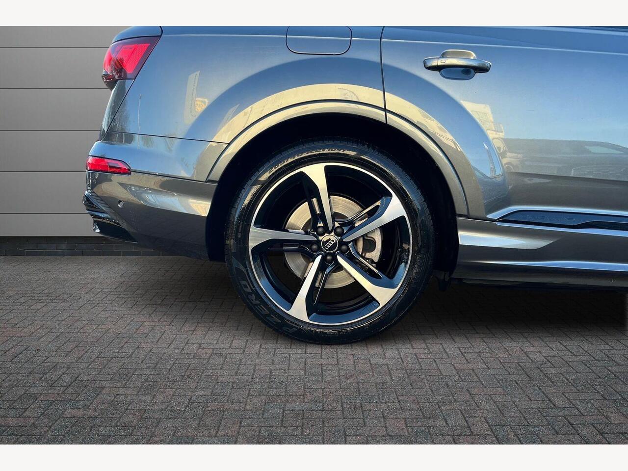 Used Audi Q7 2023 for sale - 76754468: Photo 5