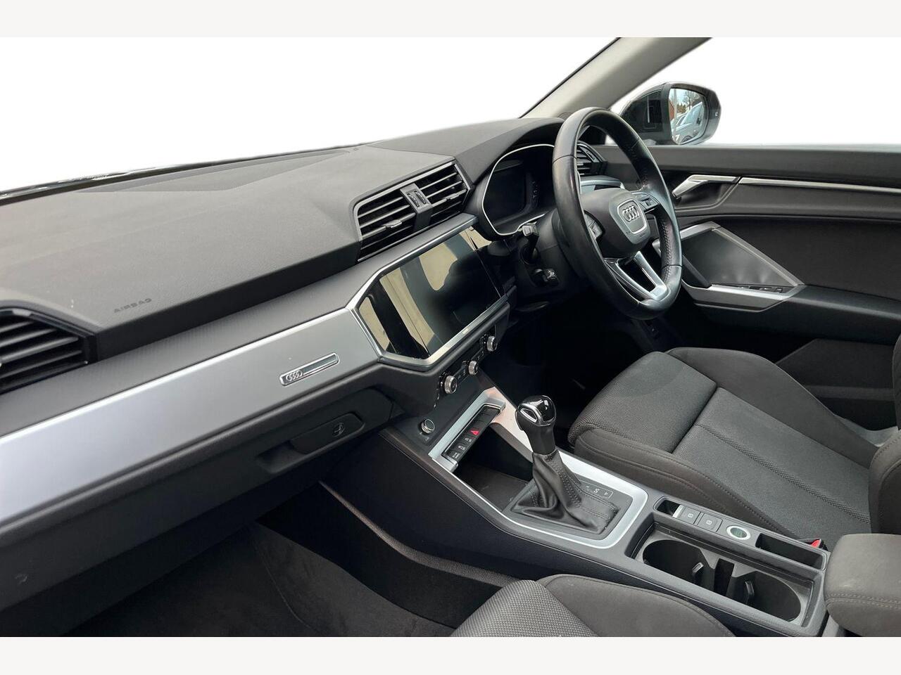 Used Audi Q3 2019 for sale - 77205302: Photo 2