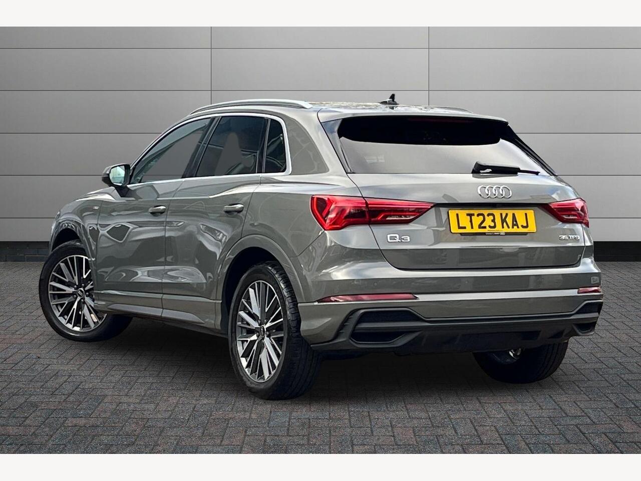 Used Audi Q3 2023 for sale - 76703832: Photo 3