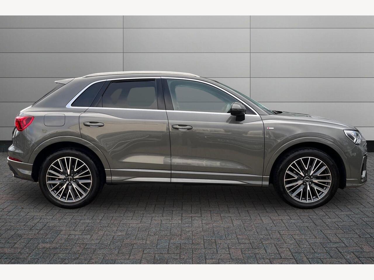 Used Audi Q3 2023 for sale - 76703832: Photo 4