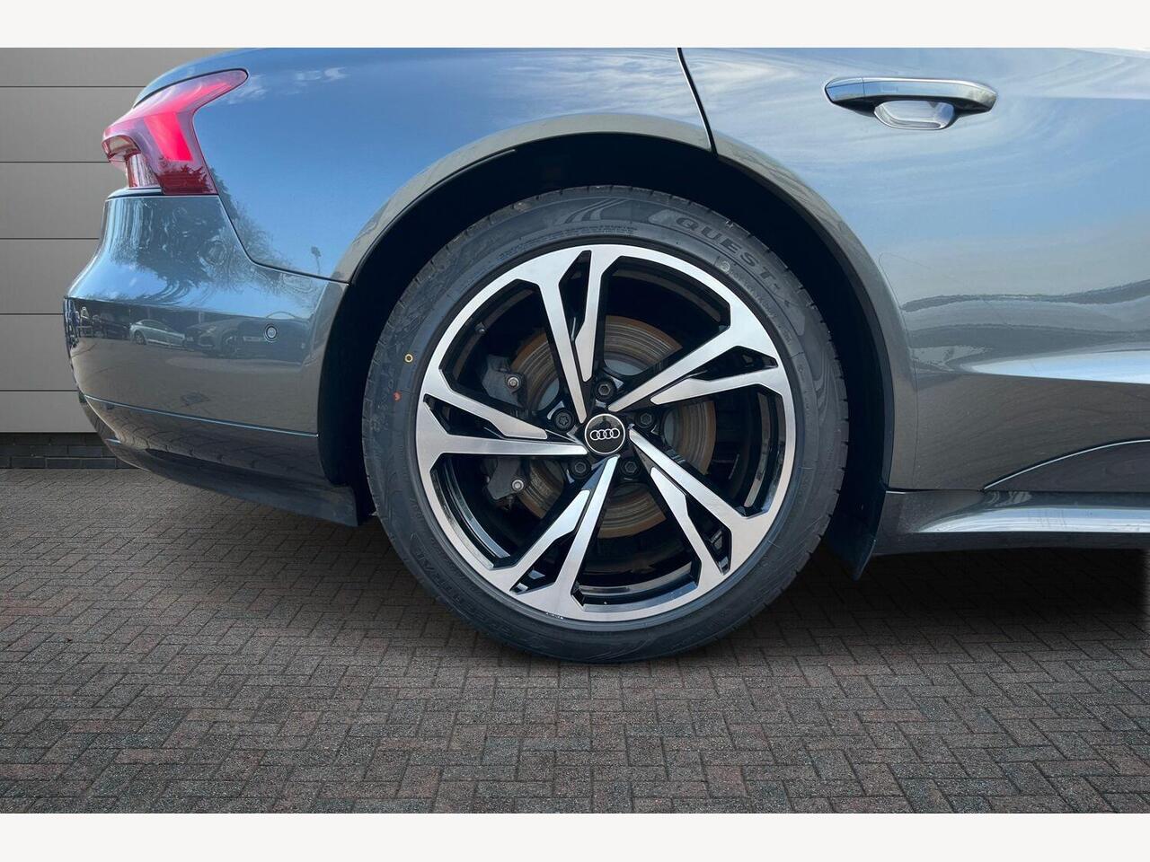 Used Audi e-tron GT 2023 for sale - 77809843: Photo 5