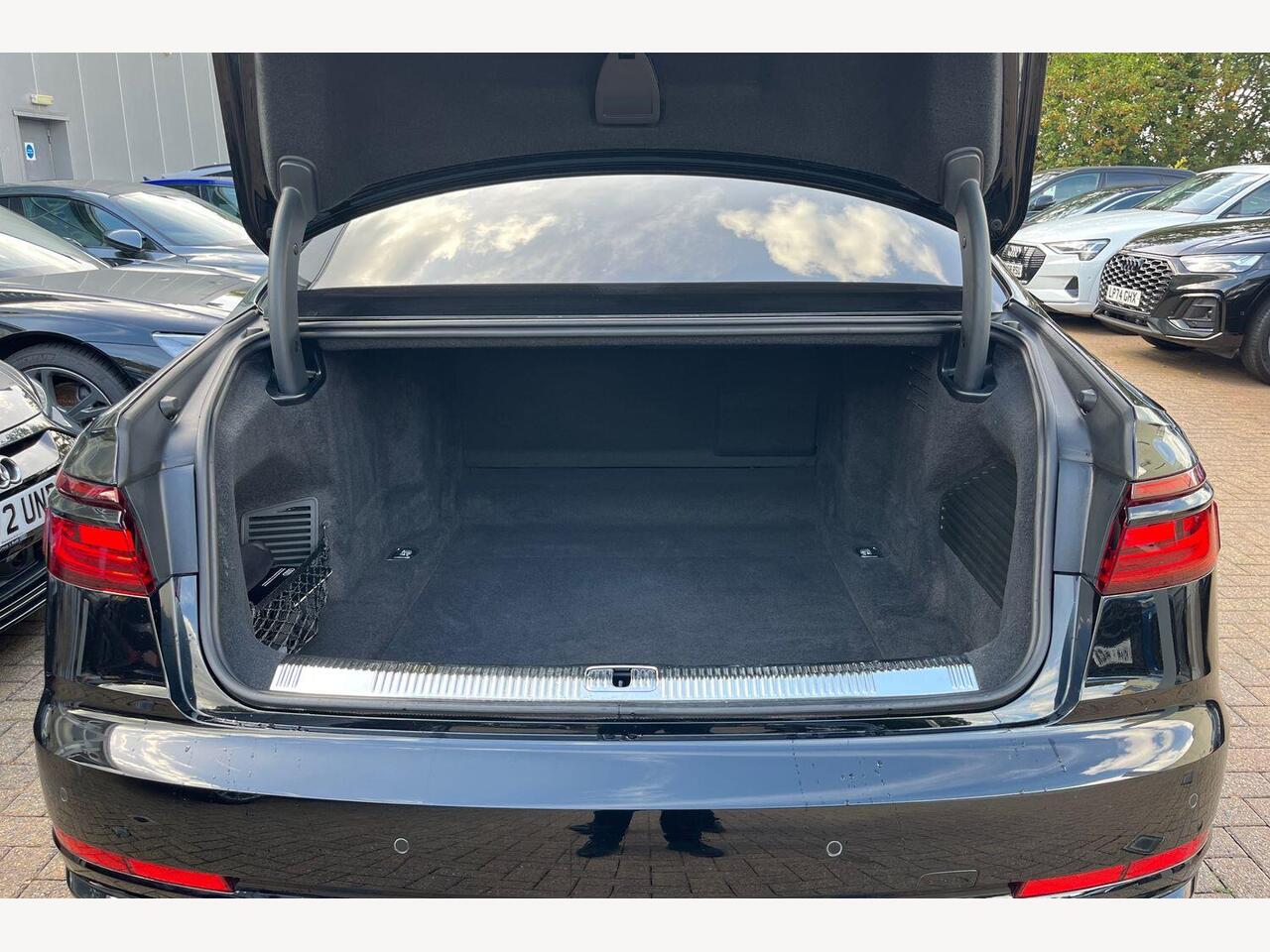 Used Audi A8 2024 for sale - 76677611: Photo 12