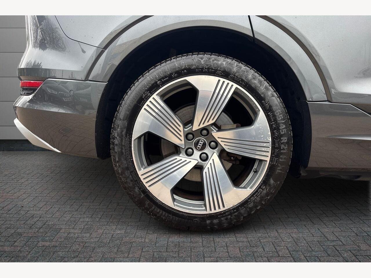 Used Audi e-tron 2022 for sale - 77785807: Photo 5