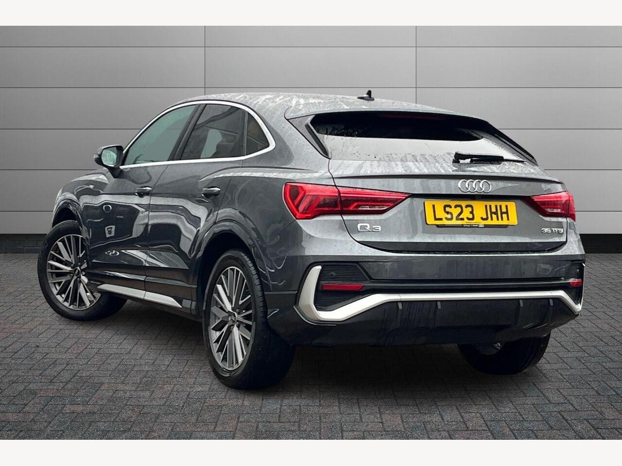 Used Audi Q3 2023 for sale - 77576245: Photo 4