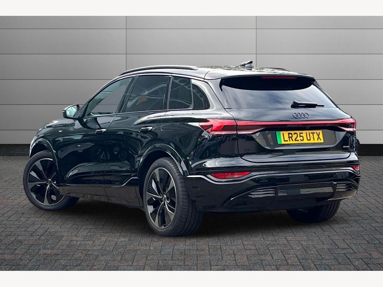 Used Audi Q6 e-tron 2025 for sale - 76679205: Photo 3