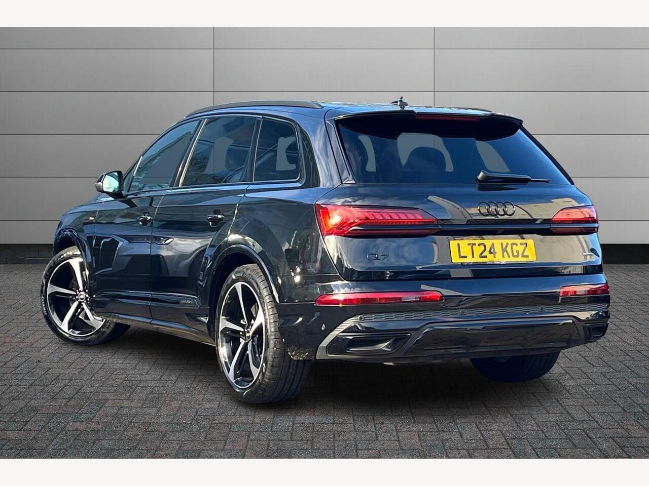 Used Audi Q7 2024 for sale - 76703836: Photo 3