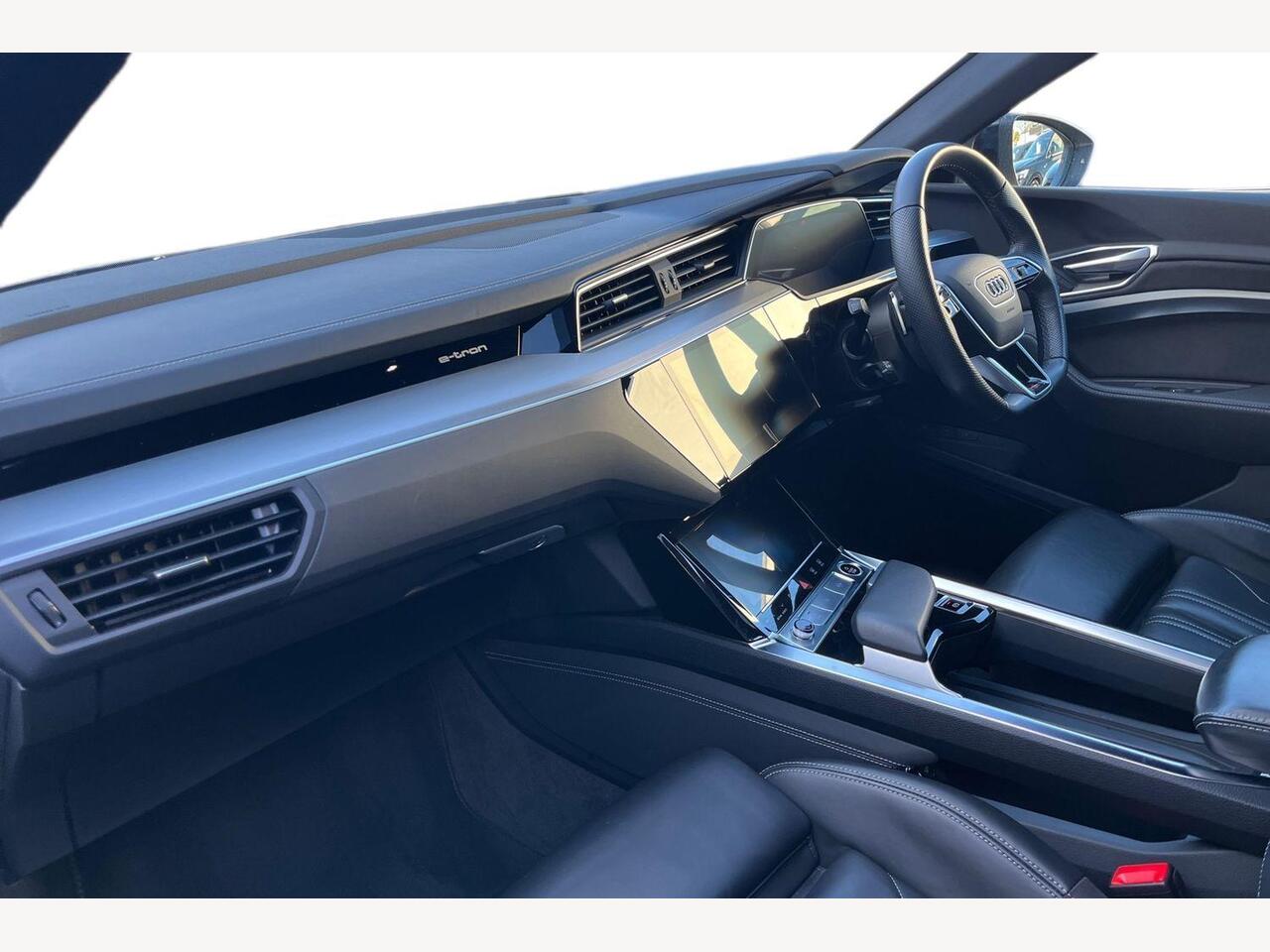 Used Audi e-tron 2022 for sale - 77959536: Photo 2