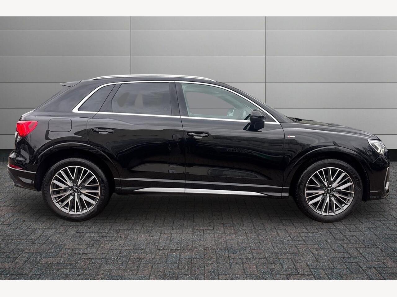 Used Audi Q3 2024 for sale - 76900144: Photo 4