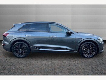 Used Audi Q8 2023 for sale - 77697974: Photo