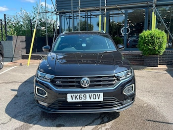 Used Volkswagen T-Roc 2019 for sale - 79456581: Photo