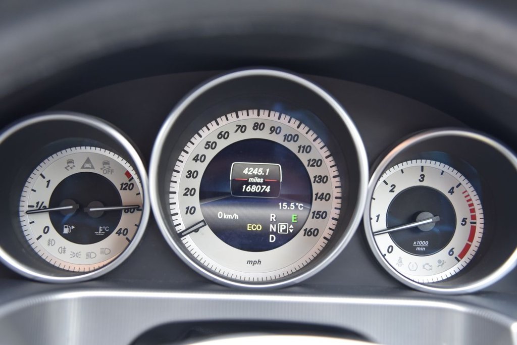 Used Mercedes-Benz E Class 2013 for sale - 76267306: Photo 37