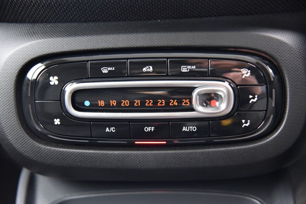 Used smart fortwo 2017 for sale - 76784229: Photo 44