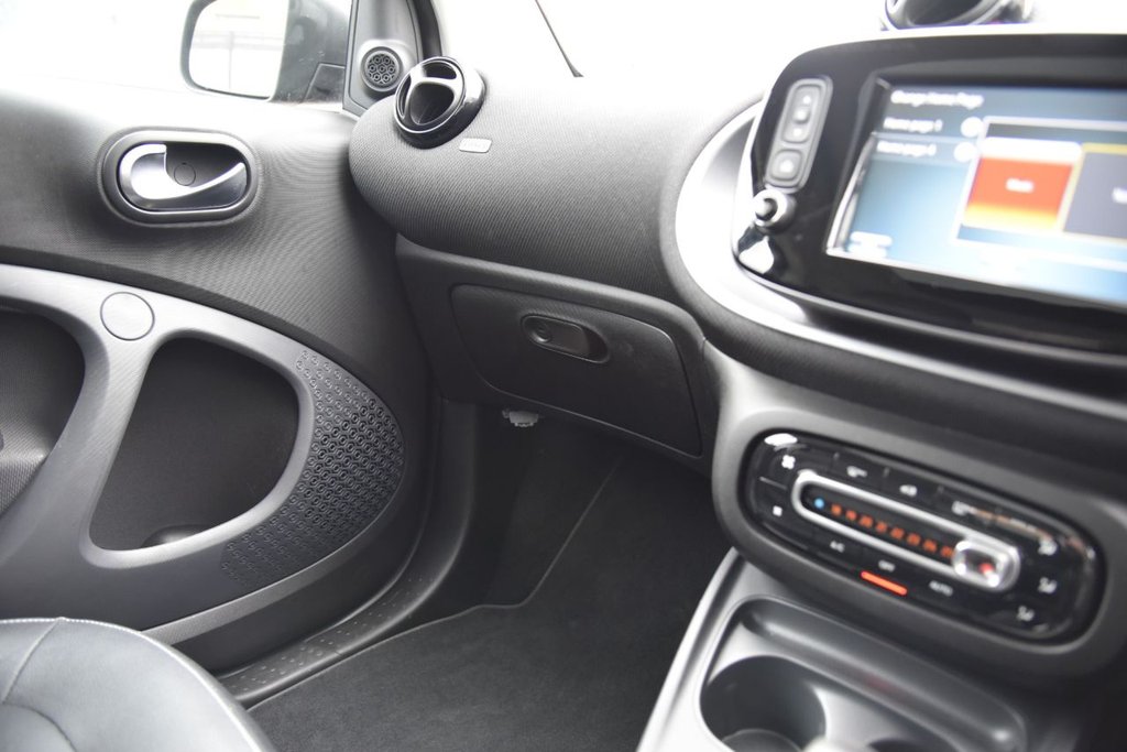 Used smart fortwo 2017 for sale - 76784229: Photo 47